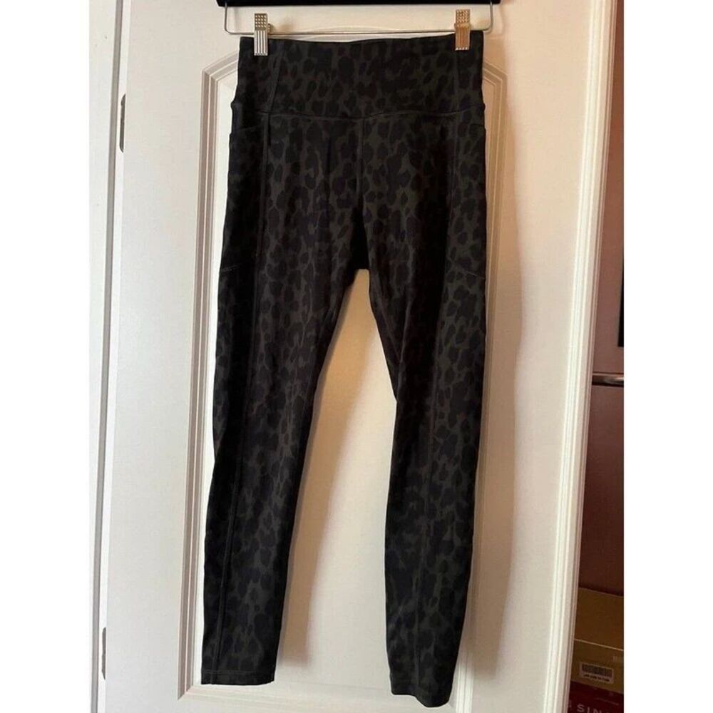 Victoria’s Secret Pocket Leggings Size 4